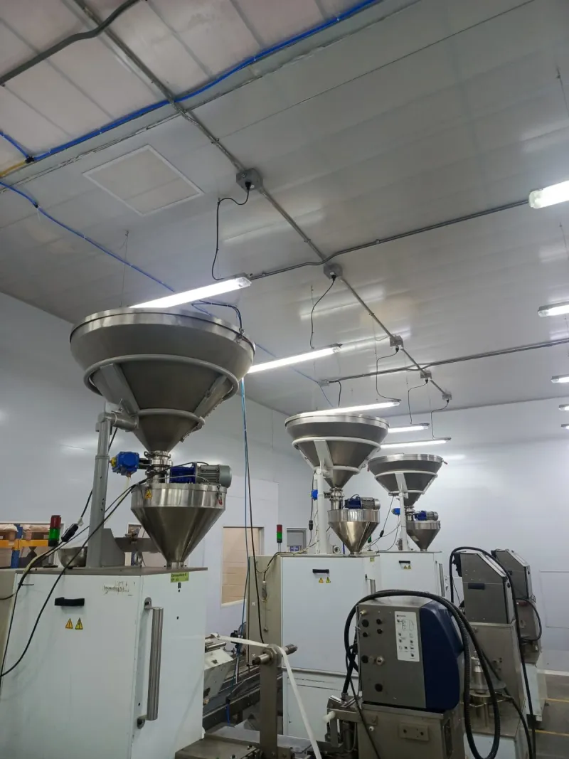 Instalación eléctrica en planta industrial con tolvas